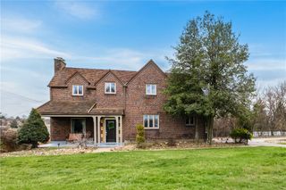 5611 Baptist Rd, Whitehall, PA 15236