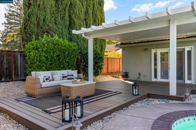 726 Bloching Circle, Clayton, CA 94517