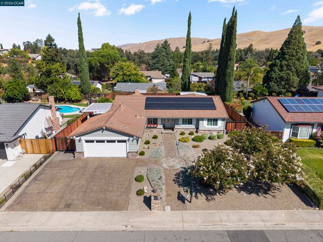 726 Bloching Circle, Clayton, CA 94517