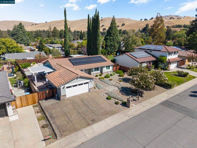726 Bloching Circle, Clayton, CA 94517