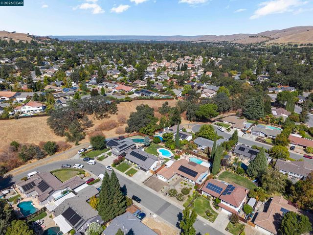 726 Bloching Circle, Clayton, CA 94517