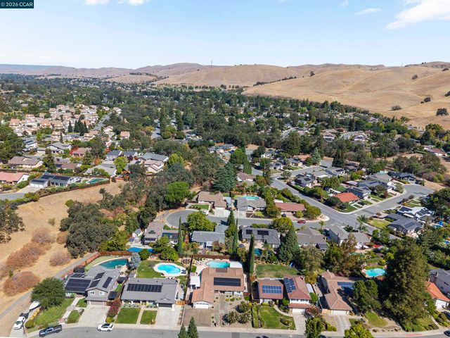 726 Bloching Circle, Clayton, CA 94517