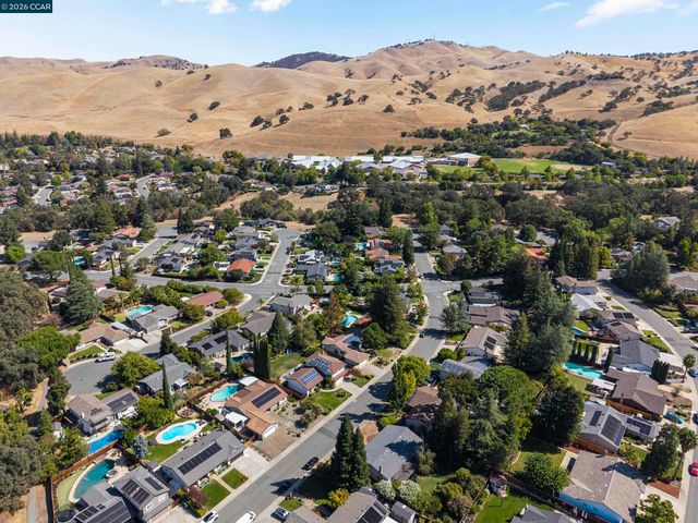 726 Bloching Circle, Clayton, CA 94517