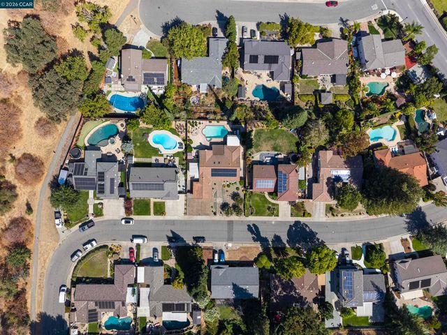 726 Bloching Circle, Clayton, CA 94517