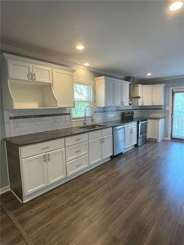 1833 Phillips Avenue, East Point, GA 30344