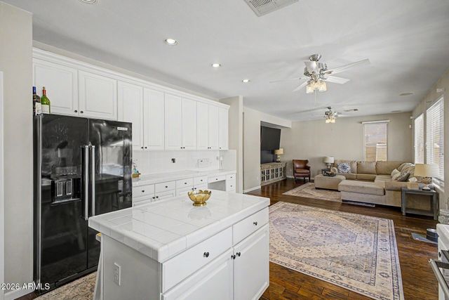 3094 E COTTON Lane, Gilbert, AZ 85234