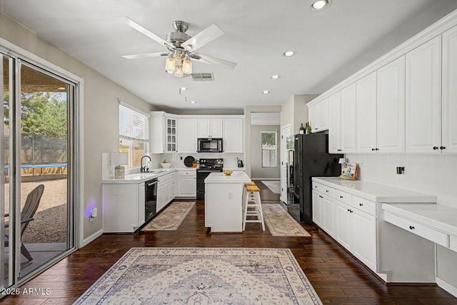 3094 E COTTON Lane, Gilbert, AZ 85234