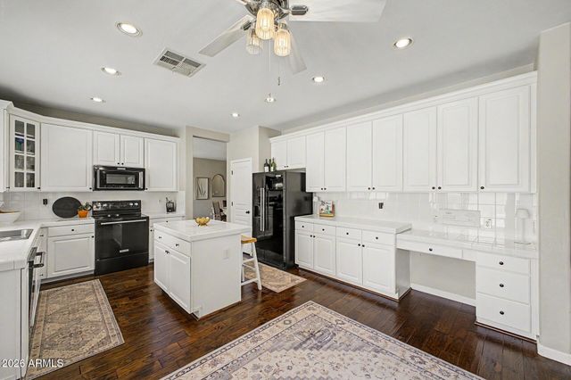 3094 E COTTON Lane, Gilbert, AZ 85234