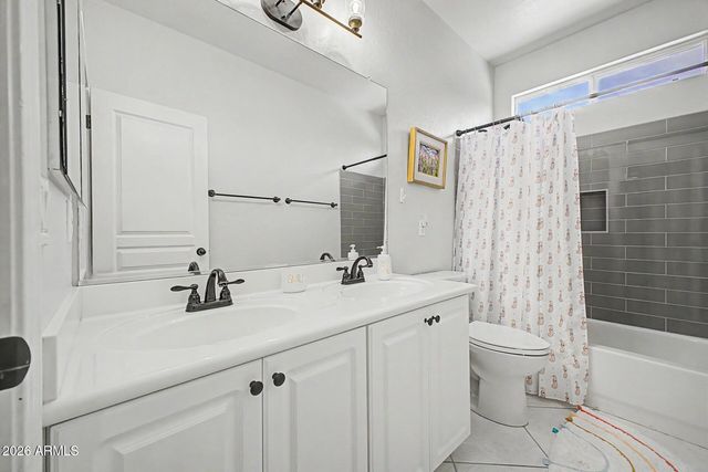 3094 E COTTON Lane, Gilbert, AZ 85234