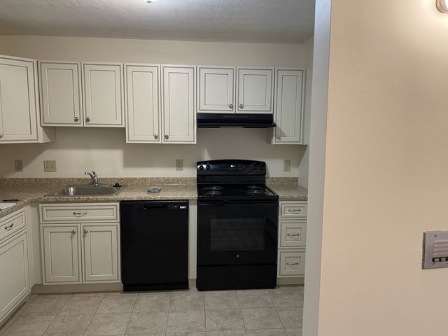 50 Cambridge Road 205, Woburn, MA 01801