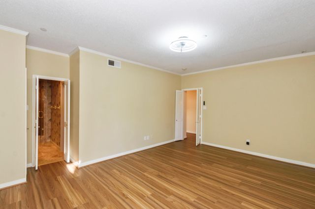 351 Lakeside Lane 305, Nassau Bay, TX 77058