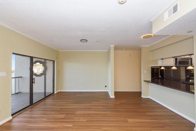 351 Lakeside Lane 305, Nassau Bay, TX 77058