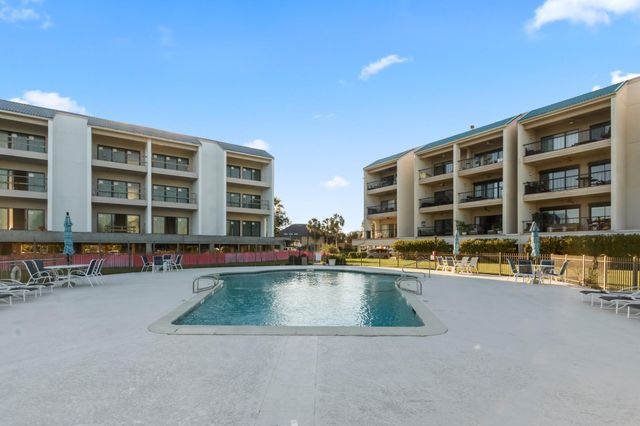 351 Lakeside Lane 305, Nassau Bay, TX 77058