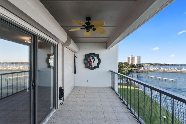 351 Lakeside Lane 305, Nassau Bay, TX 77058