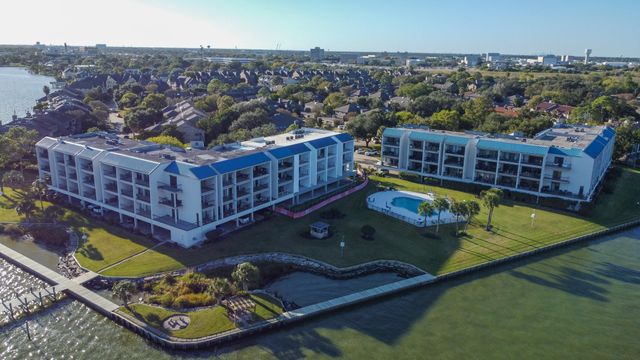 351 Lakeside Lane 305, Nassau Bay, TX 77058