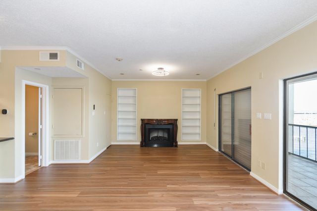 351 Lakeside Lane 305, Nassau Bay, TX 77058