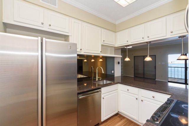 351 Lakeside Lane 305, Nassau Bay, TX 77058