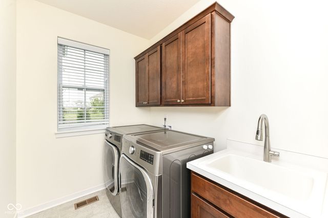 15679 Woodford Drive, Westfield, IN 46074