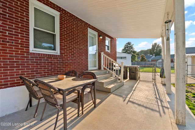 2909 Molter Ct, Louisville, KY 40217