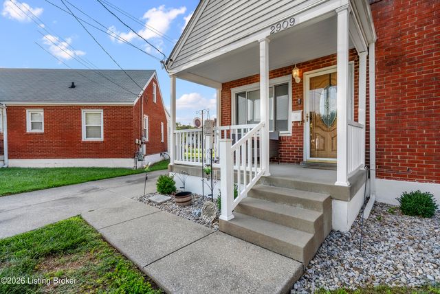 2909 Molter Ct, Louisville, KY 40217