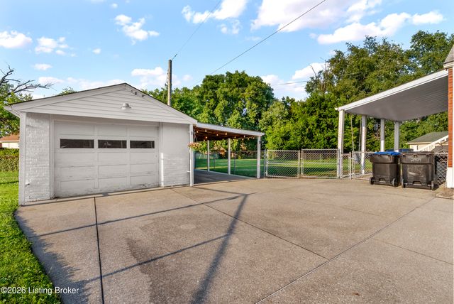 2909 Molter Ct, Louisville, KY 40217