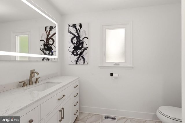 1405 SWAN LN, Mullica Hill, NJ 08062