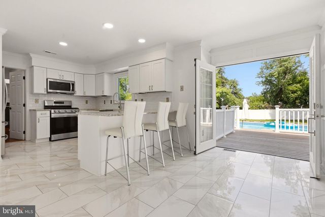 1405 SWAN LN, Mullica Hill, NJ 08062