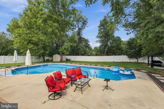 1405 SWAN LN, Mullica Hill, NJ 08062