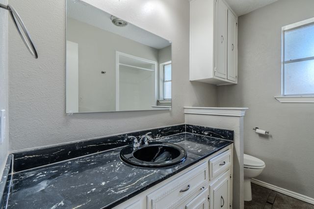 1701 Brookhaven Circle, Bedford, TX 76022