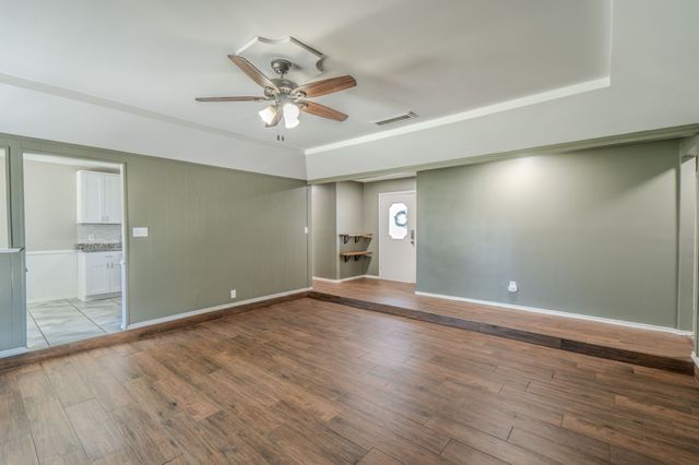 1701 Brookhaven Circle, Bedford, TX 76022