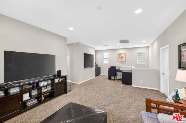19860 Via Ott, Santa Clarita, CA 91321