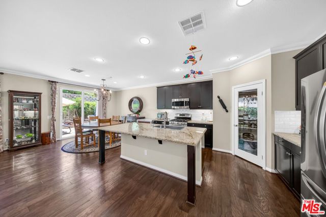 19860 Via Ott, Santa Clarita, CA 91321