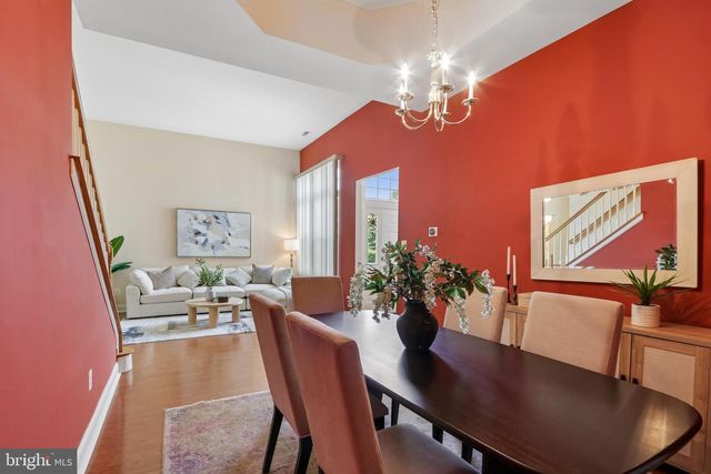 10 DICKENS DR, Lawrenceville, NJ 08648
