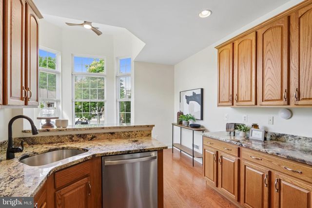 10 DICKENS DR, Lawrenceville, NJ 08648