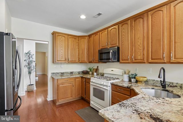 10 DICKENS DR, Lawrenceville, NJ 08648