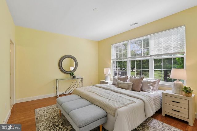 10 DICKENS DR, Lawrenceville, NJ 08648