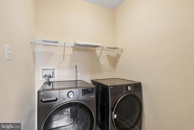 10 DICKENS DR, Lawrenceville, NJ 08648