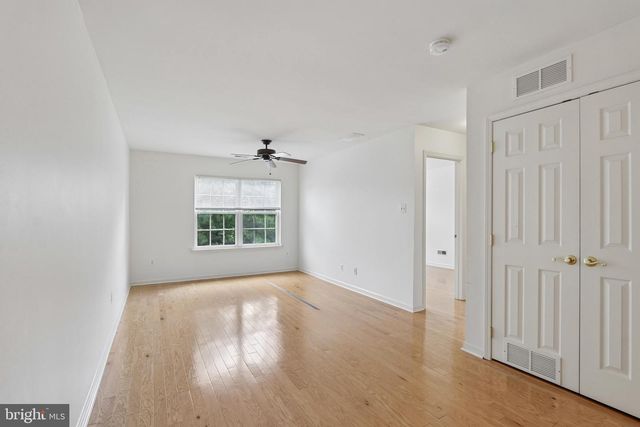 10 DICKENS DR, Lawrenceville, NJ 08648