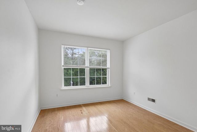 10 DICKENS DR, Lawrenceville, NJ 08648