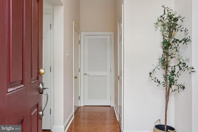 10 DICKENS DR, Lawrenceville, NJ 08648