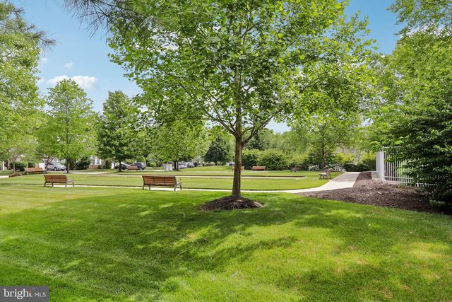 10 DICKENS DR, Lawrenceville, NJ 08648