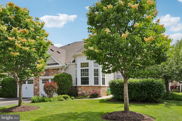 10 DICKENS DR, Lawrenceville, NJ 08648
