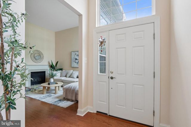 10 DICKENS DR, Lawrenceville, NJ 08648