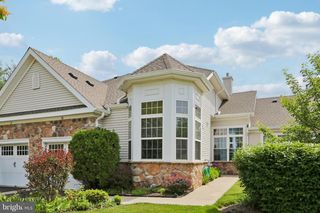 10 DICKENS DR, Lawrenceville, NJ 08648
