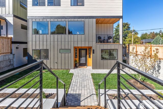 3312 W Dravus Street, Seattle, WA 98199