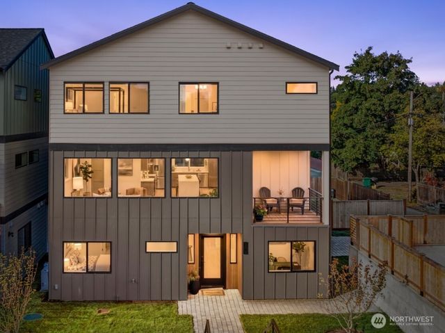 3312 W Dravus Street, Seattle, WA 98199