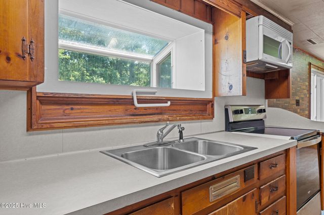 390 Richardson Road, Dover, NC 28526