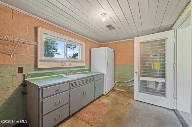 390 Richardson Road, Dover, NC 28526