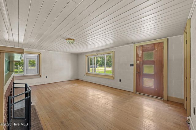 390 Richardson Road, Dover, NC 28526