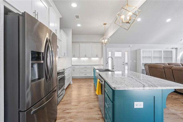 12321 Kenneth Price Road, Elm Springs, AR 72762